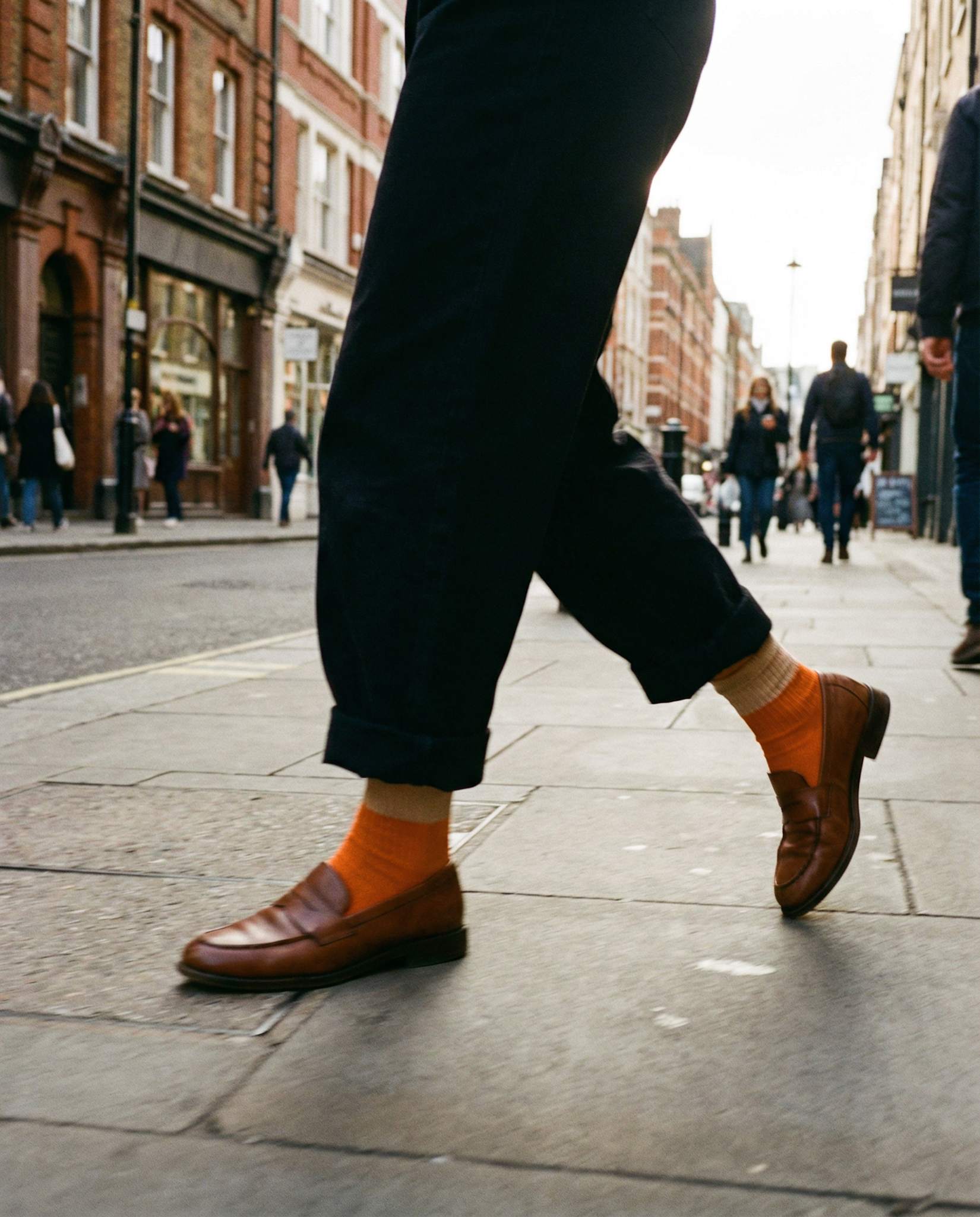 LONDON // Moon Light // Golden Poppy