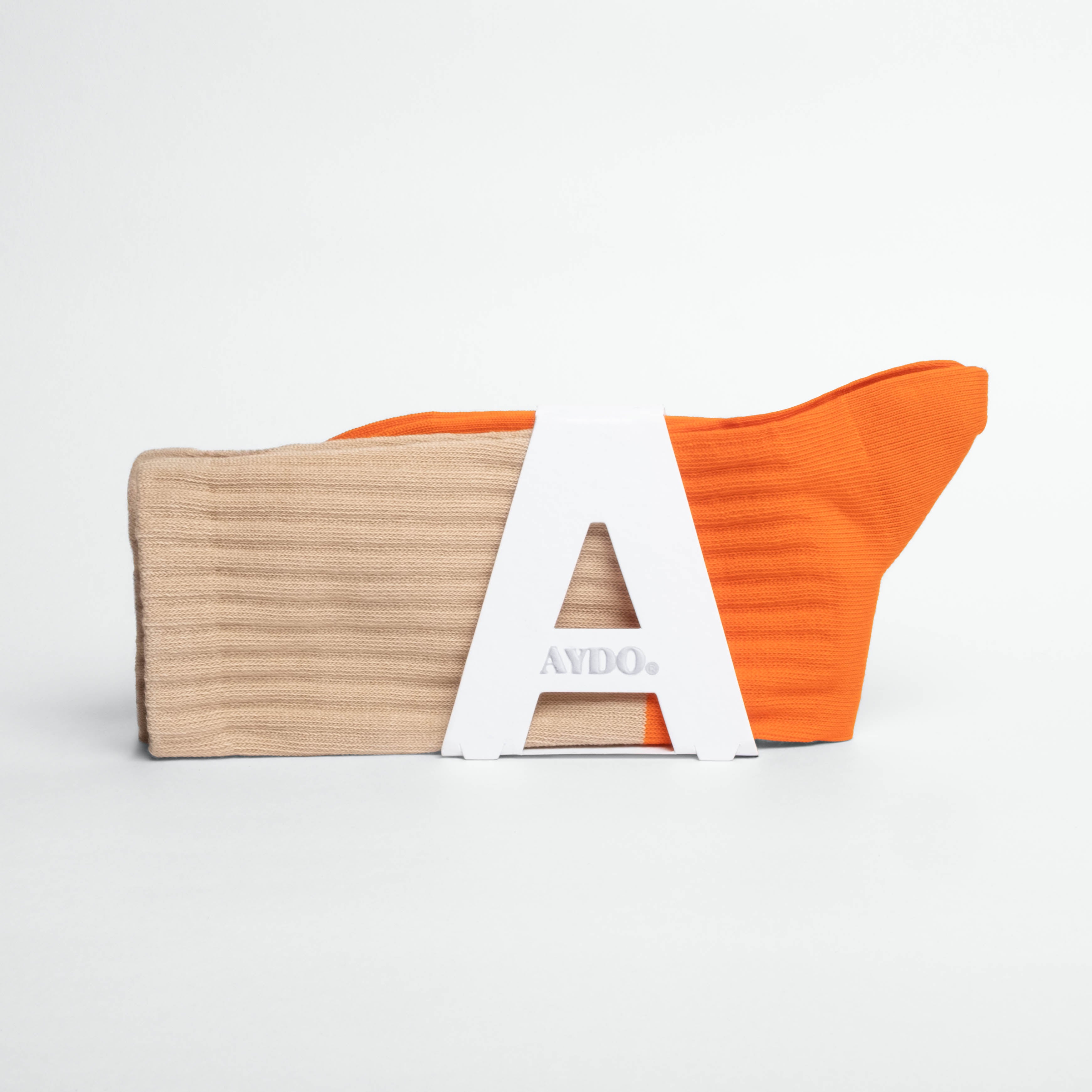 LONDON // GOLDEN POPPY