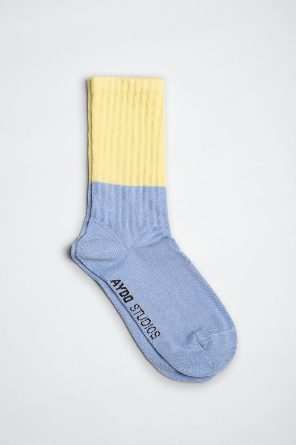 LONDON // Lemonade // Ocean Blue